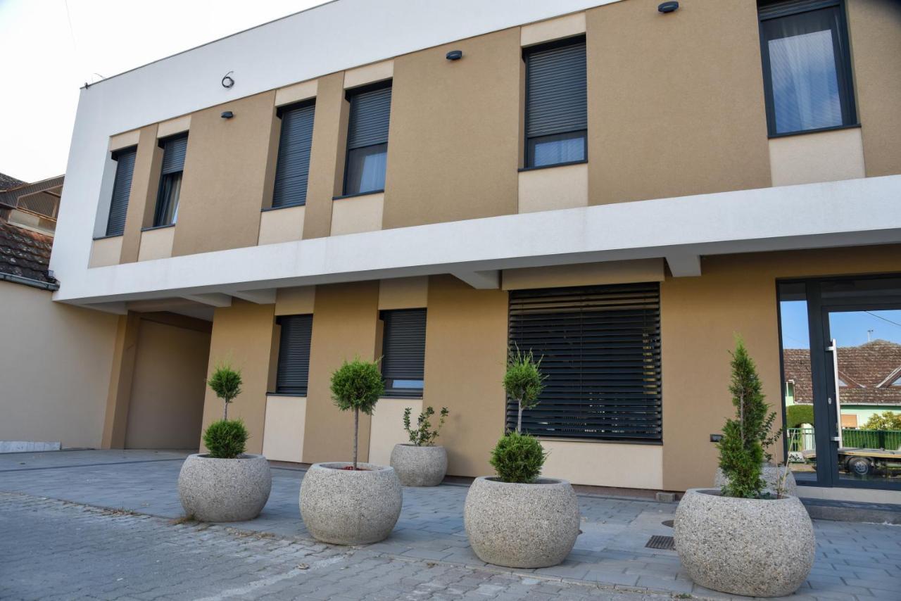 Šabac Merak Rooms & Caffe Bar المظهر الخارجي الصورة